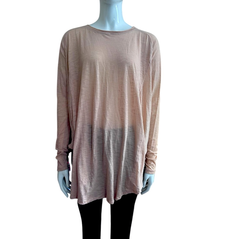 Woman’s We The Free Long Sleeve T-Shirt Size XS over sized